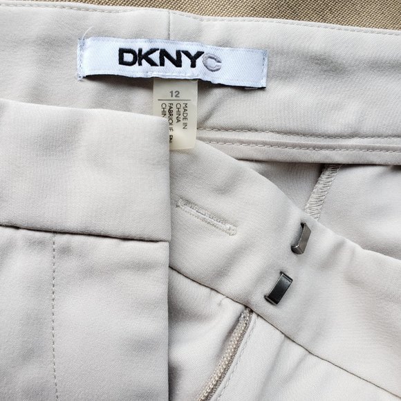 Essential item! DKNY, boyfriend cut beige khakis, size: 12 - Picture 9 of 9